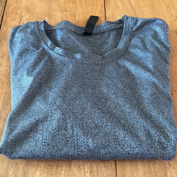 Adidas crop top shirt size XS - Picture 5 of 5